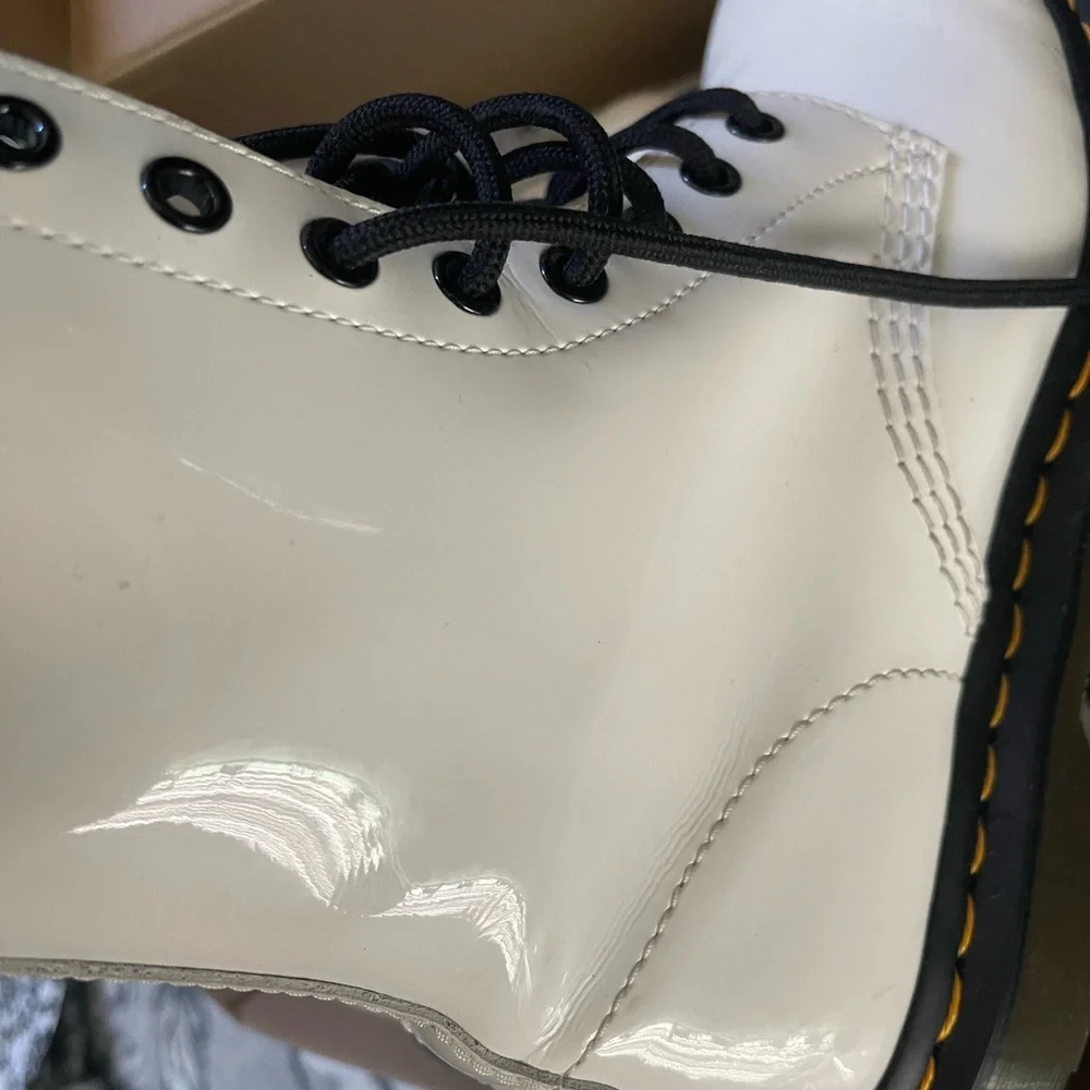 Dr. Martens 1460 Patent Leather Women's Lace-up Shiny  Doc Martens White - Picture 11 of 15